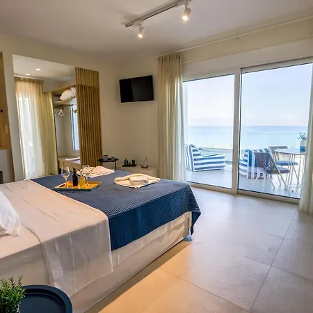 Vrahati La Mer Bleue Boutique Suite מראה חיצוני תמונה