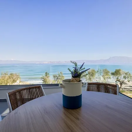 Vrahati La Mer Bleue Boutique Suite מראה חיצוני תמונה