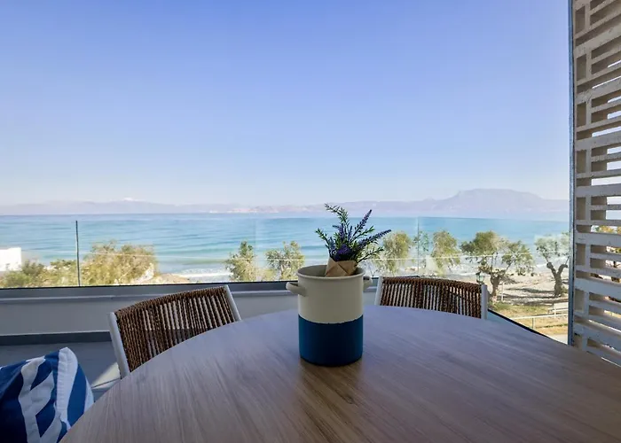 La Mer Bleue Boutique Suite